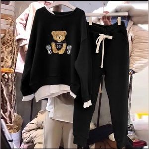 Super Comfy and Cute - Two Piece Women Sweatsuit